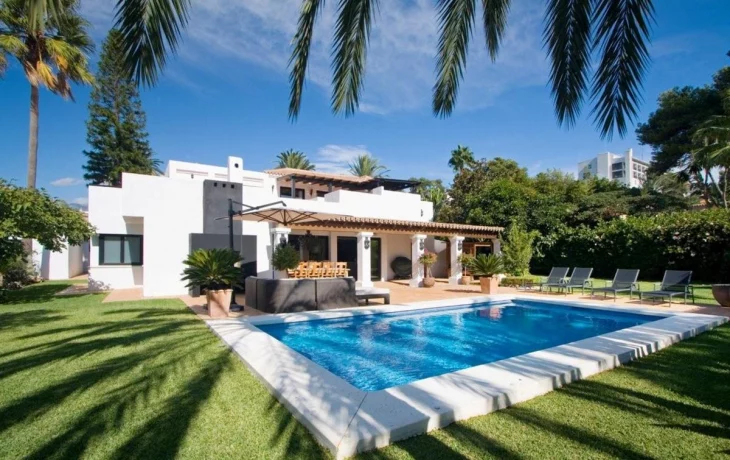 Все больше россиян покупают дома за границей Все больше россиян покупают дома за границей